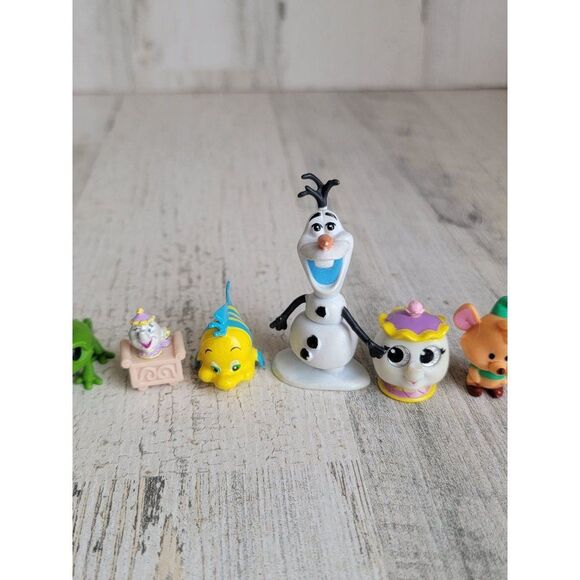 Disney mini mascot Olaf gus gus flounder Mrs Potts tangled toy set - Picture 4 of 8